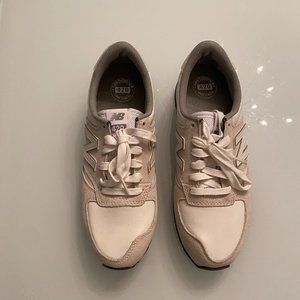 SOLD Brand New - New Balance 420 (white/grey) - size US 6